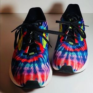 Gorgeous Brooks Running Womens Medium B Tie Dye Shoes